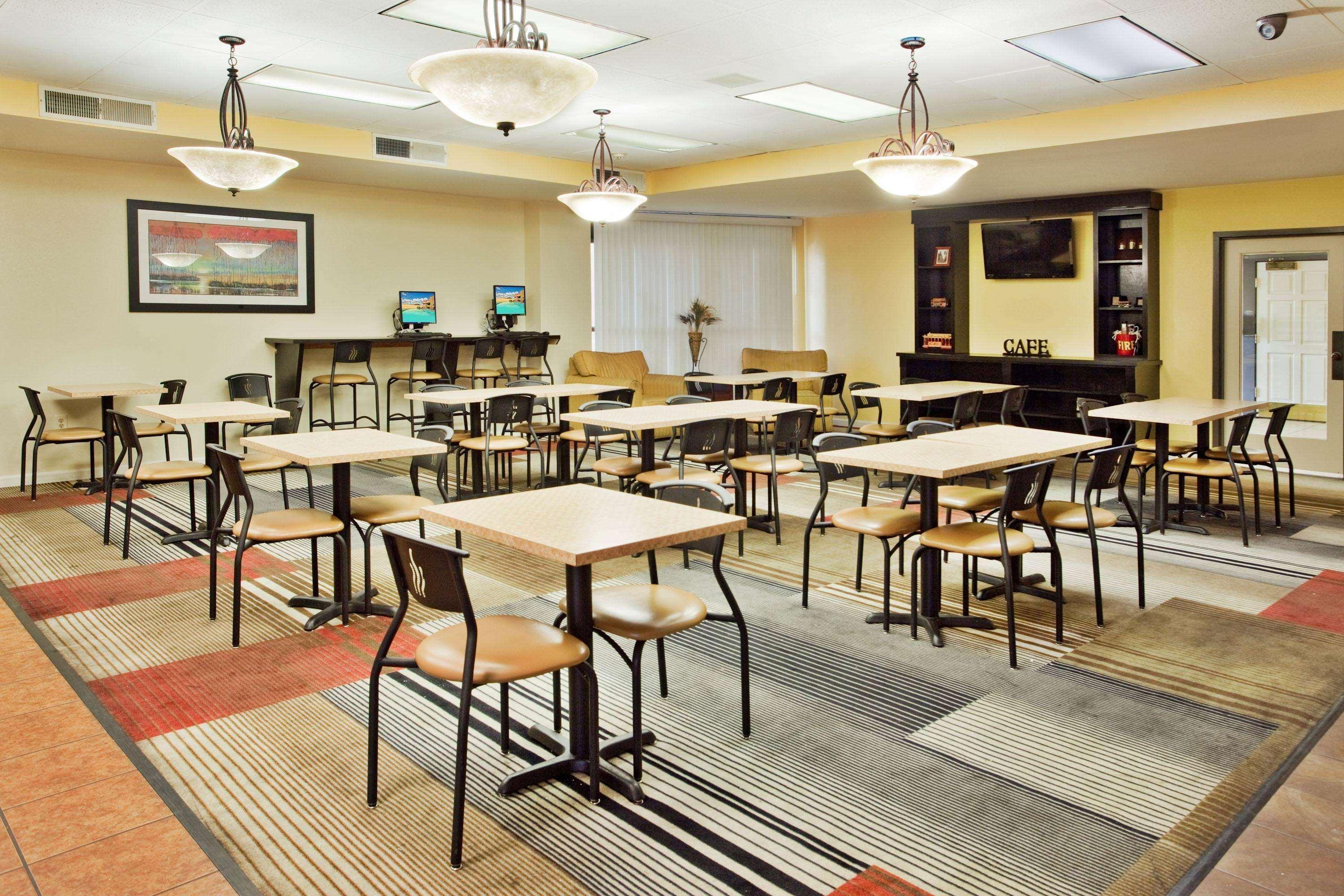 Hotel La Quinta By Wyndham Airport Graceland 3*